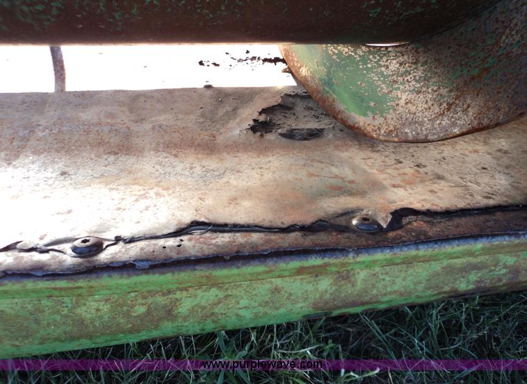 image for item 3435 John Deere 853 all crop header