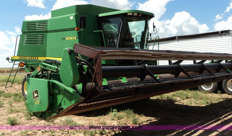 image for item 9100 John Deere 9610 combine