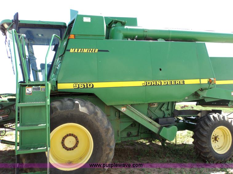 image for item 9100 John Deere 9610 combine