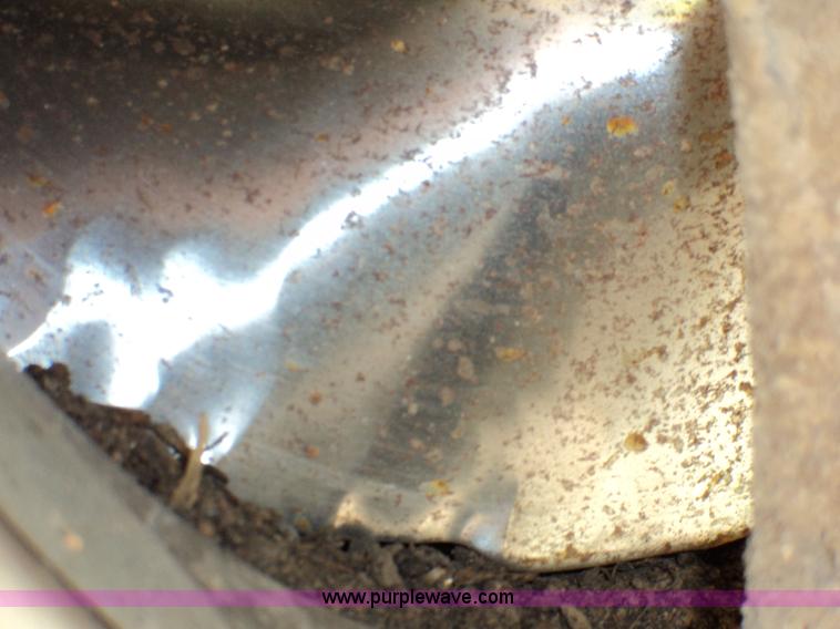 image for item 9100 John Deere 9610 combine