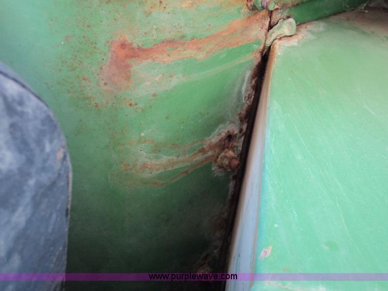 image for item 9100 John Deere 9610 combine