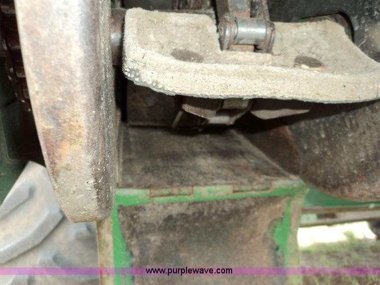 image for item 9100 John Deere 9610 combine