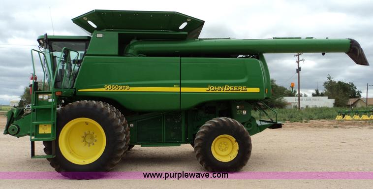 image for item 9500 2005 John Deere 9860STS combine