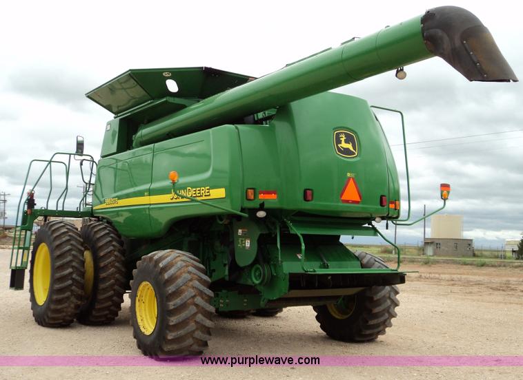 image for item 9500 2005 John Deere 9860STS combine