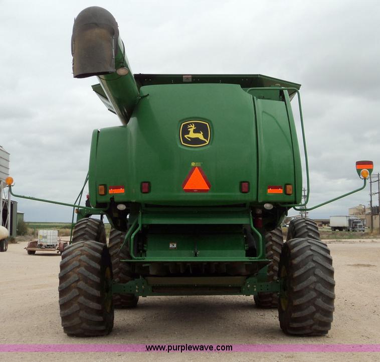 image for item 9500 2005 John Deere 9860STS combine