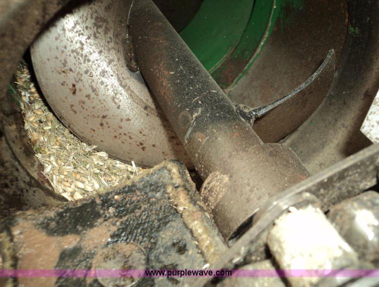 image for item 9500 2005 John Deere 9860STS combine