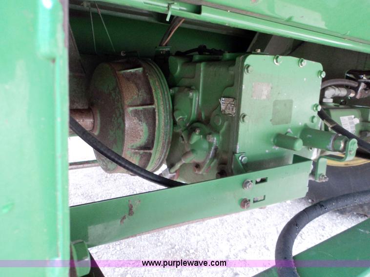 image for item 9500 2005 John Deere 9860STS combine