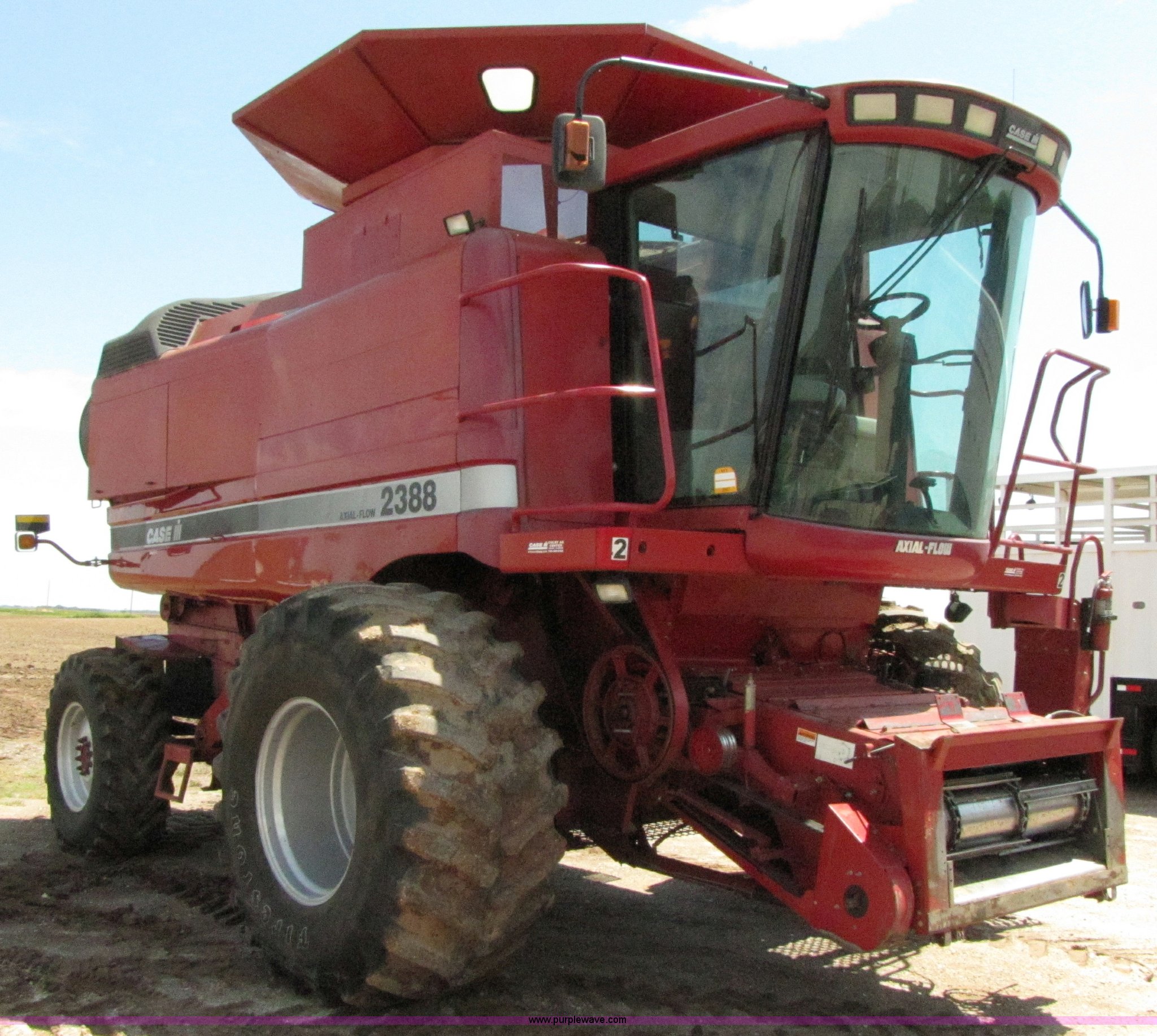 2002 Case IH 2388 RWA combine in Dacoma, OK | Item 3083 sold | Purple Wave