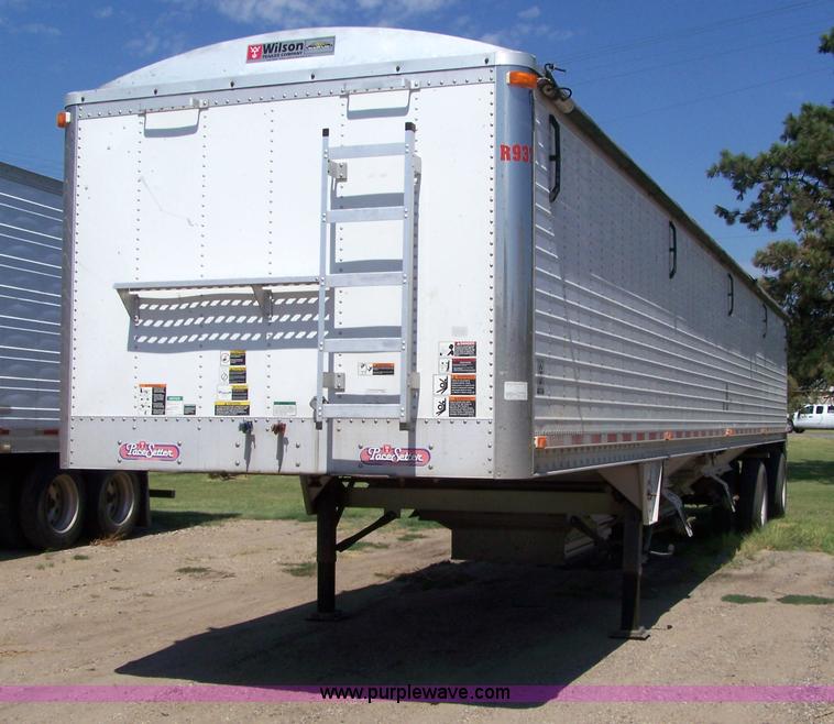 image for item 1000 2007 Wilson 50' x 102" spread-axle grain trailer with 78" sides
