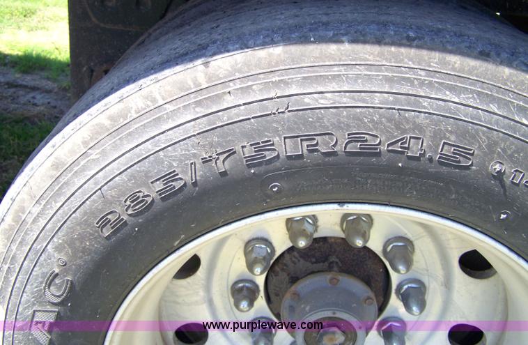 image for item 1000 2007 Wilson 50' x 102" spread-axle grain trailer with 78" sides