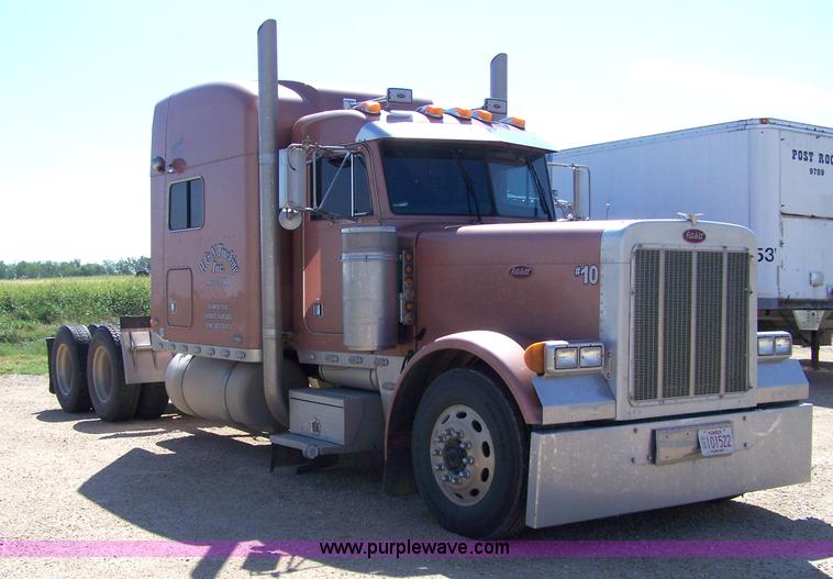 image for item 1001 2003 Peterbilt 379 semi truck