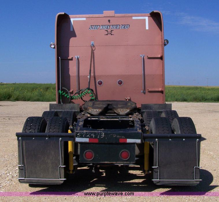 image for item 1001 2003 Peterbilt 379 semi truck