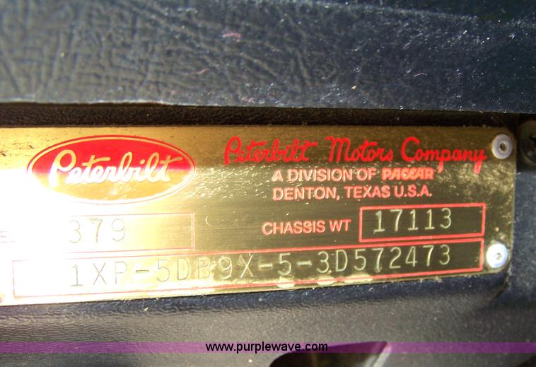 image for item 1001 2003 Peterbilt 379 semi truck