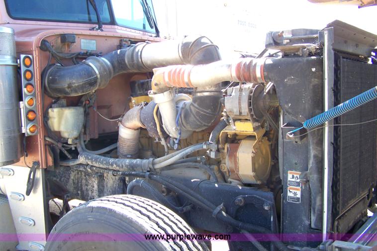 image for item 1001 2003 Peterbilt 379 semi truck