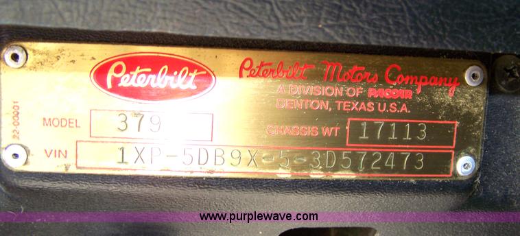 image for item 1001 2003 Peterbilt 379 semi truck