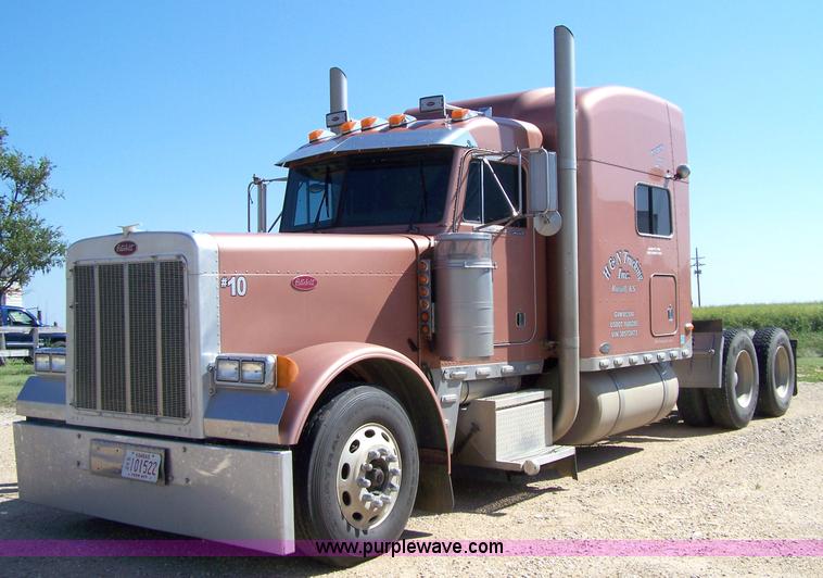 image for item 1001 2003 Peterbilt 379 semi truck