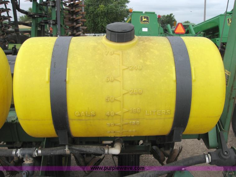 image for item 2594 John Deere 7000 eight row planter