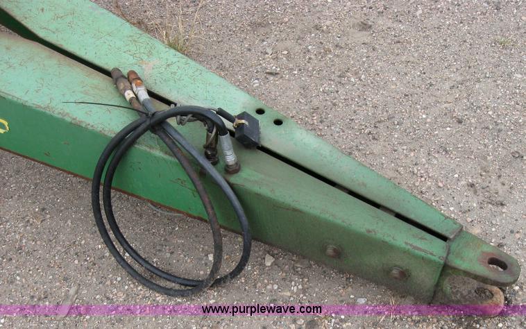 image for item 2594 John Deere 7000 eight row planter