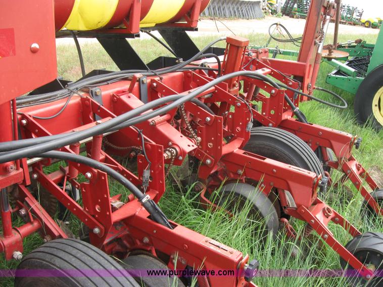 image for item 2599 Case IH 900 eight row planter