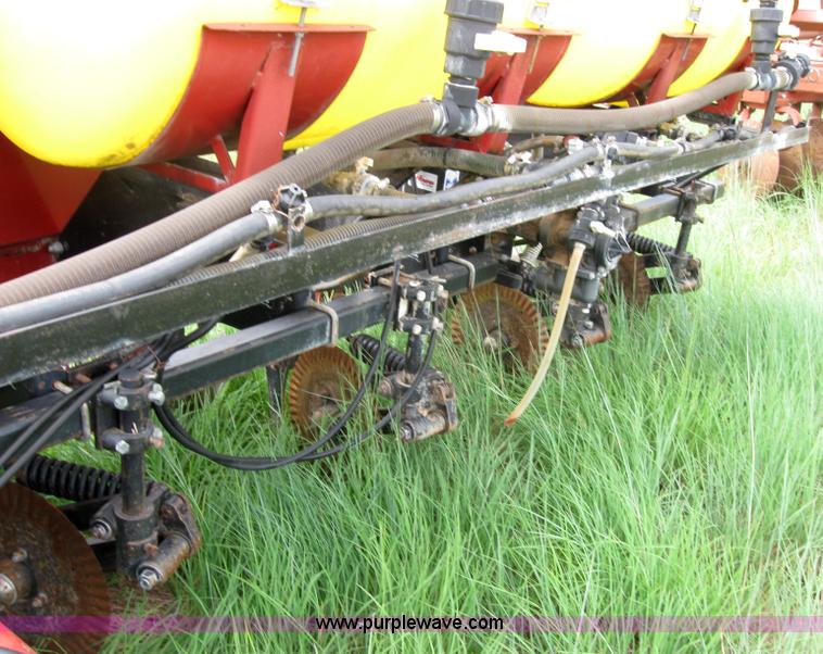image for item 2599 Case IH 900 eight row planter