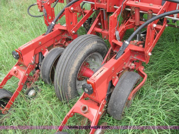 image for item 2599 Case IH 900 eight row planter