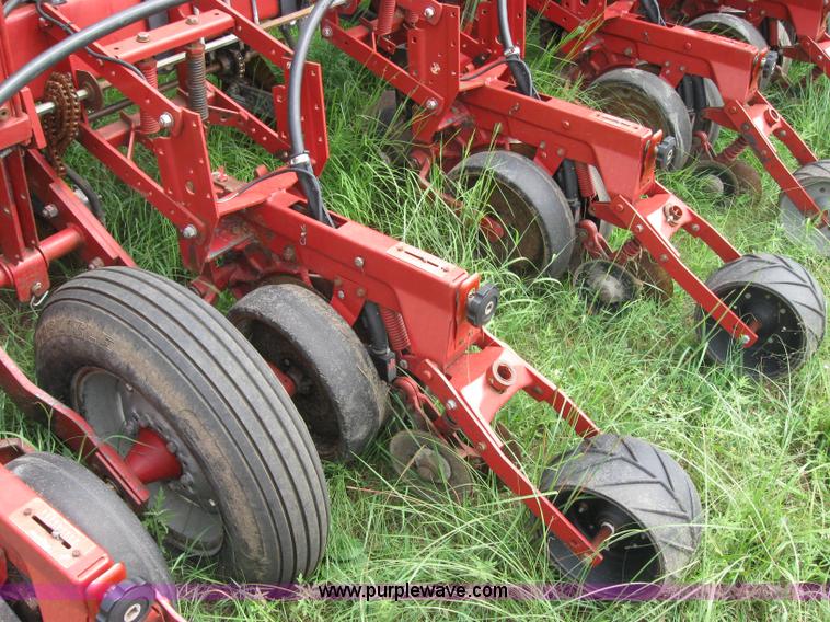 image for item 2599 Case IH 900 eight row planter