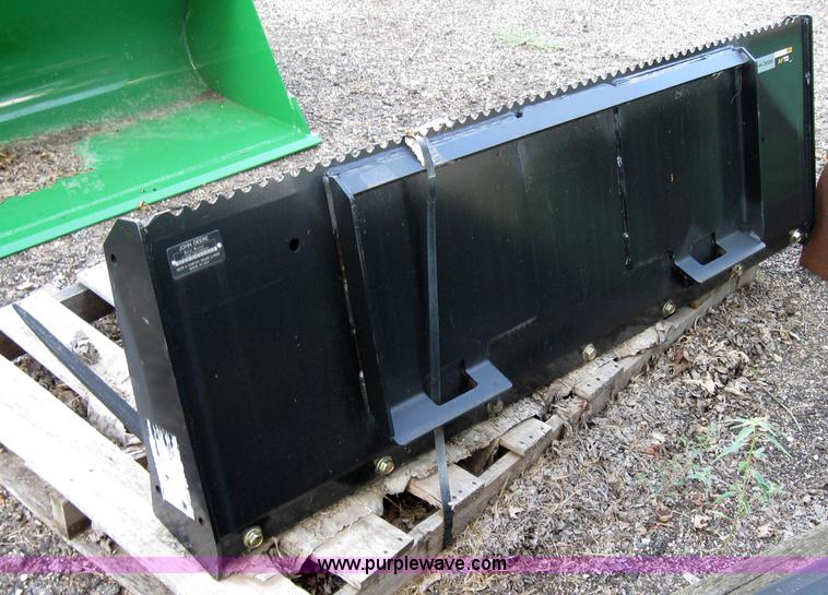 image for item 2633 John Deere 72" AG forks