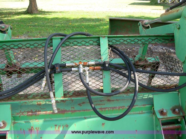 image for item 2635 John Deere 8' bucket with grapple