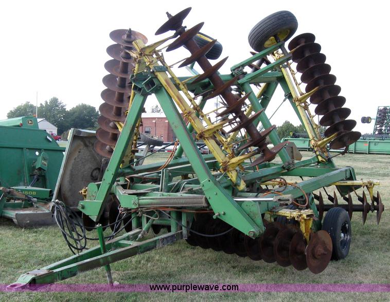 image for item 2637 John Deere 330 tandem disk