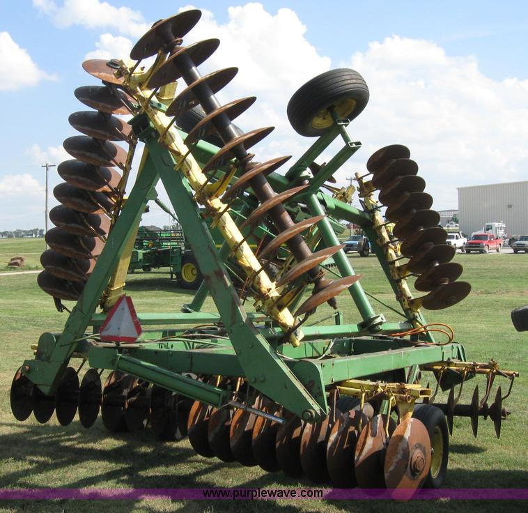 image for item 2637 John Deere 330 tandem disk