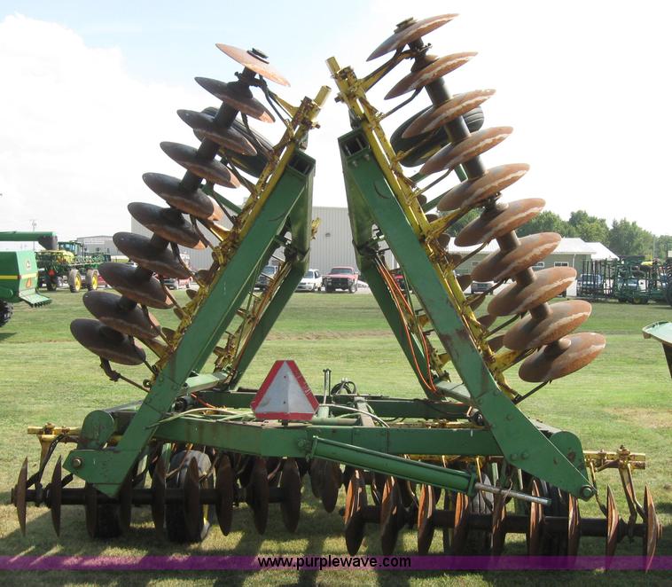 image for item 2637 John Deere 330 tandem disk