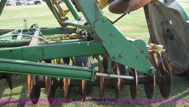 image for item 2637 John Deere 330 tandem disk