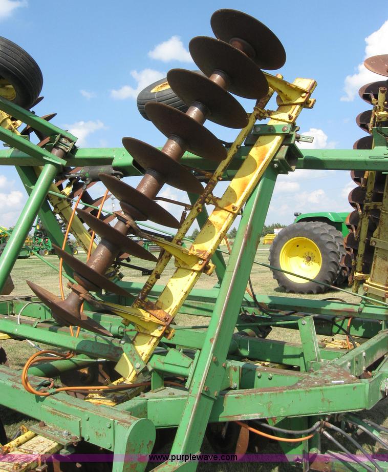 image for item 2637 John Deere 330 tandem disk