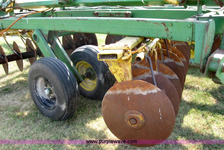 image for item 2637 John Deere 330 tandem disk
