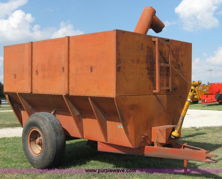 image for item 2638 Phares & Wilkins grain cart