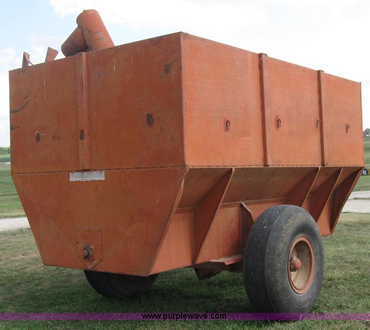 image for item 2638 Phares & Wilkins grain cart