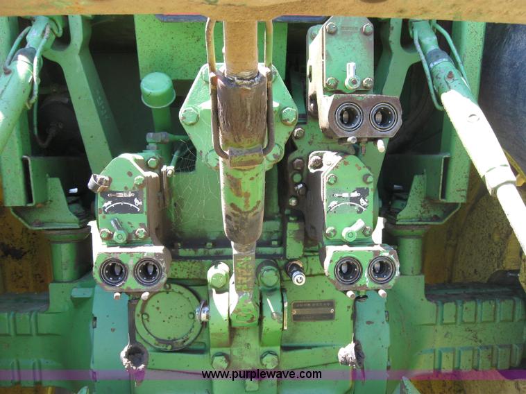 image for item 2655 1976 John Deere 4630 tractor