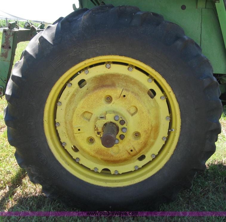 image for item 2655 1976 John Deere 4630 tractor