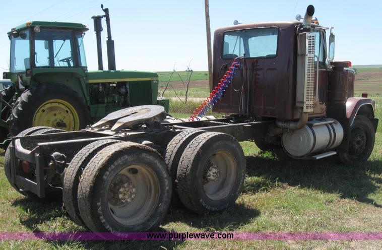 image for item 2663 1979 GMC General semi truck