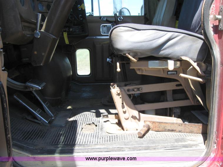 image for item 2663 1979 GMC General semi truck