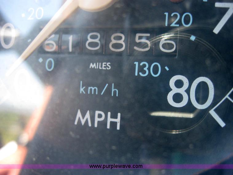 image for item 2663 1979 GMC General semi truck