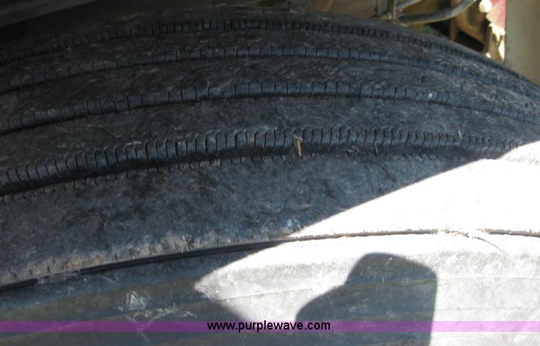 image for item 2663 1979 GMC General semi truck