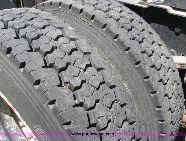 image for item 2663 1979 GMC General semi truck