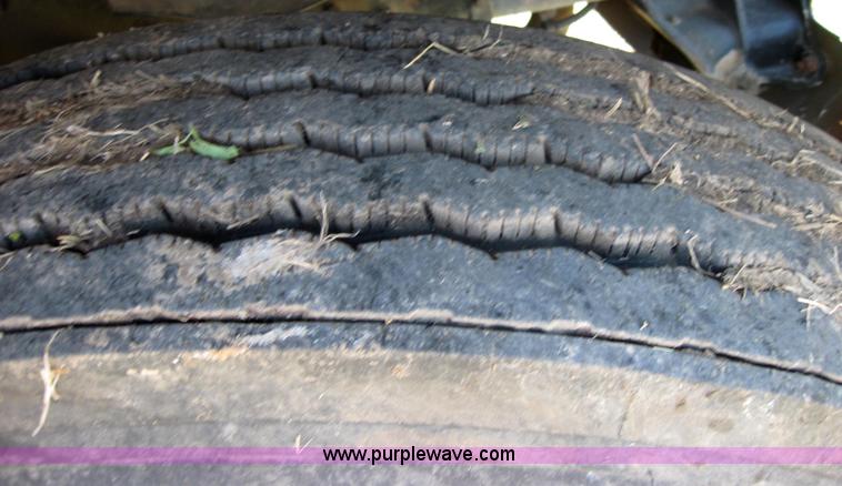 image for item 2663 1979 GMC General semi truck