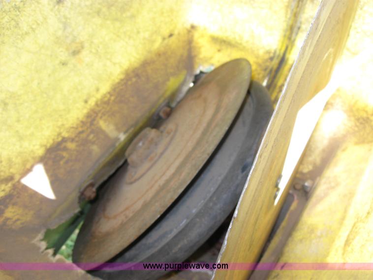 image for item 2664 John Deere 7000 planter