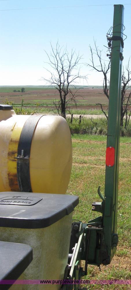 image for item 2664 John Deere 7000 planter