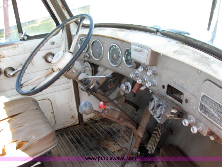 image for item 2668 1967 International 190 truck