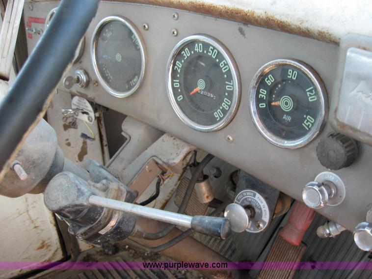 image for item 2668 1967 International 190 truck