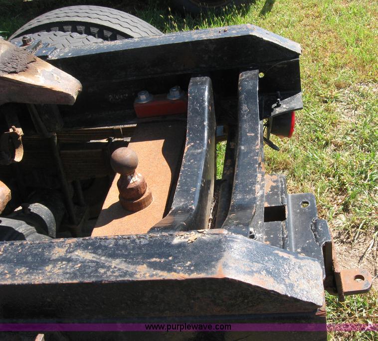 image for item 2668 1967 International 190 truck