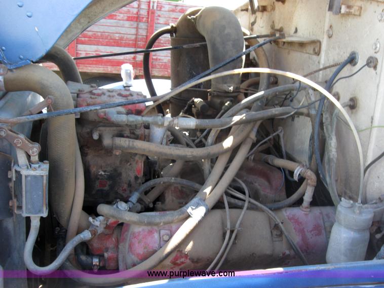 image for item 2668 1967 International 190 truck